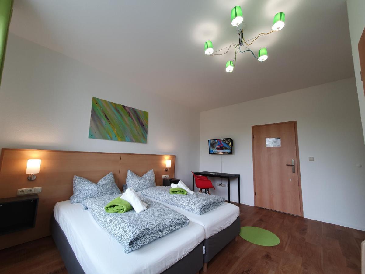 Garni Hotel Biebertal Am Milseburgradweg Хофбибер Экстерьер фото